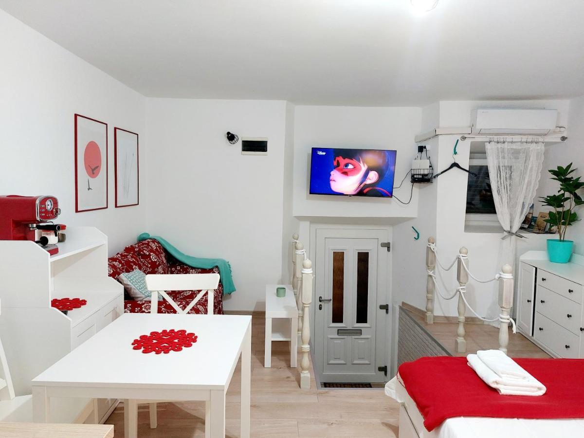 Sha La La - Charming, Unique Studio In A Historic Building Next To A Castle, Wifi, Smart Tv, Washer-Dryer Bakar Ngoại thất bức ảnh
