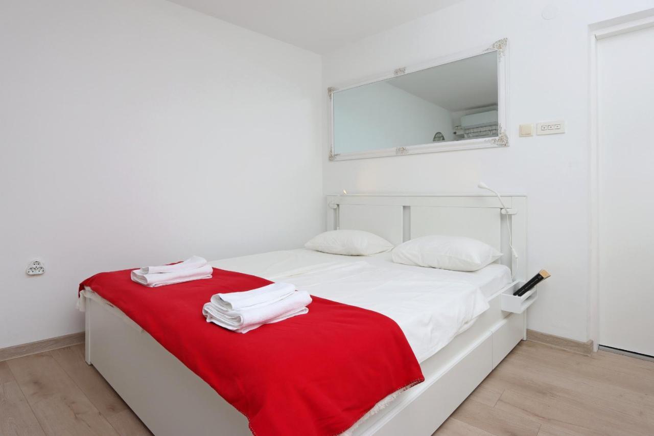 Sha La La - Charming, Unique Studio In A Historic Building Next To A Castle, Wifi, Smart Tv, Washer-Dryer Bakar Ngoại thất bức ảnh