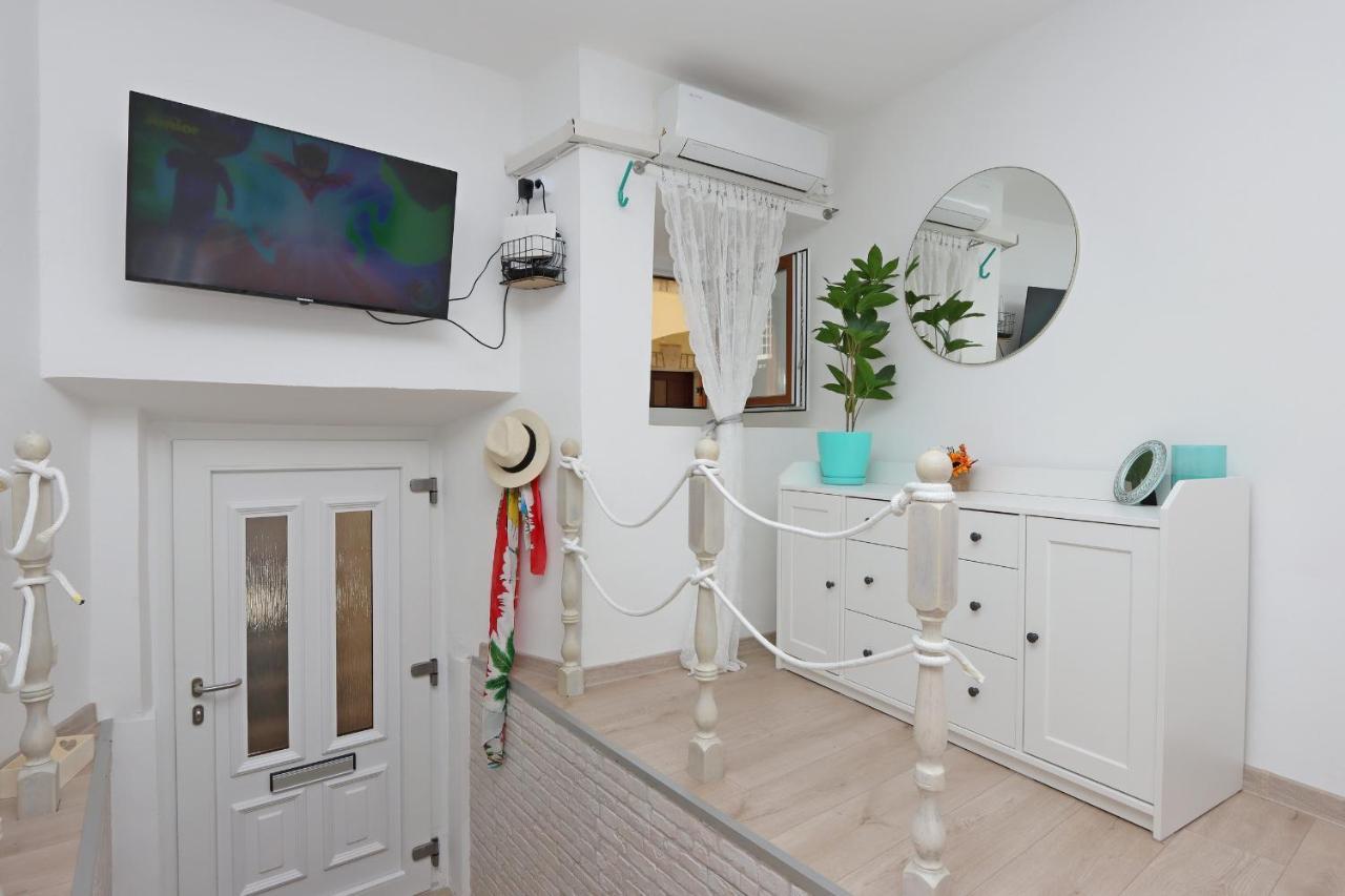 Sha La La - Charming, Unique Studio In A Historic Building Next To A Castle, Wifi, Smart Tv, Washer-Dryer Bakar Ngoại thất bức ảnh